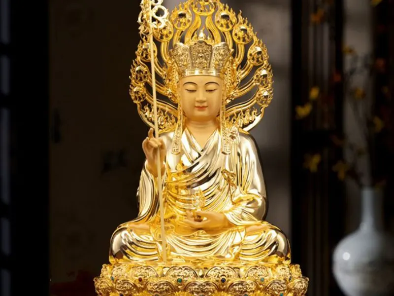 A buddhista istenségek szobrainak öntési jellemzői.